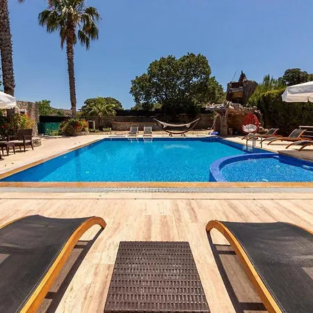 Magnificent House With Jacuzzi And Shared Pool In Bodrum Lägenhet